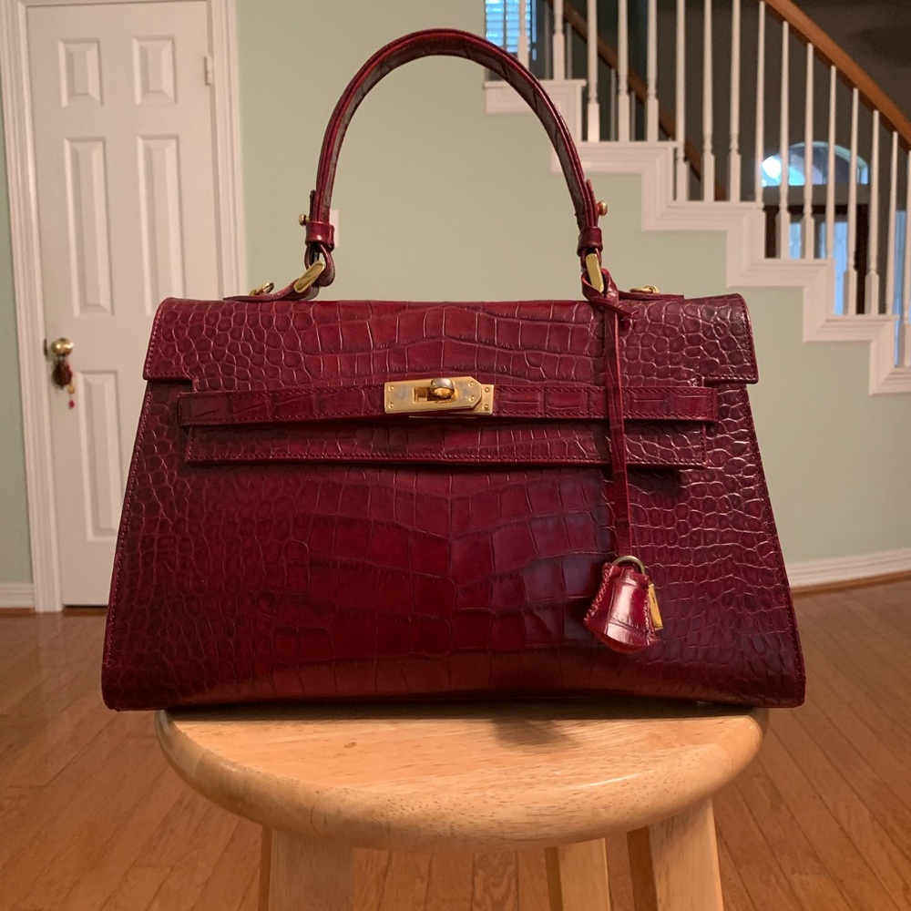 ‼️NWOT ‼️ RED CROCODILE-STYLED LEATHER BAG